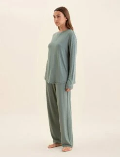 Kate Modal Soft Long Sleeve Tee -Claudia Sale Shop 21521 102 KateModalSoftLongSleeveTee Moss 004