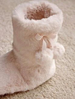 Kids Fluffy Boot 8 Kids Fluffy Boot -Claudia Sale Shop MG 4646